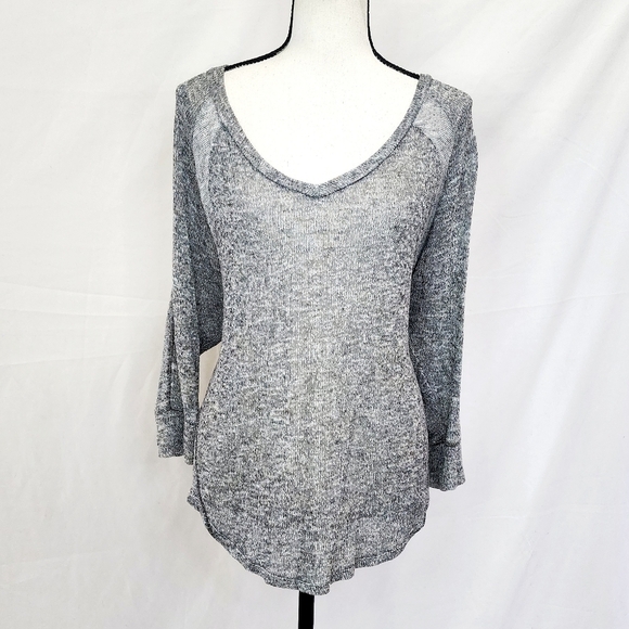 Mudd Tops - Mudd Round V-Neck Pullover Knit Sweater